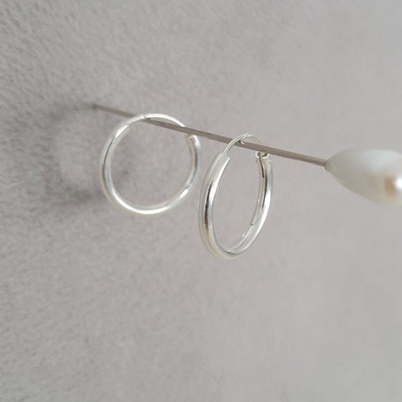 925 Sterling Silver Hoop Earrings - Picture 6 of 13